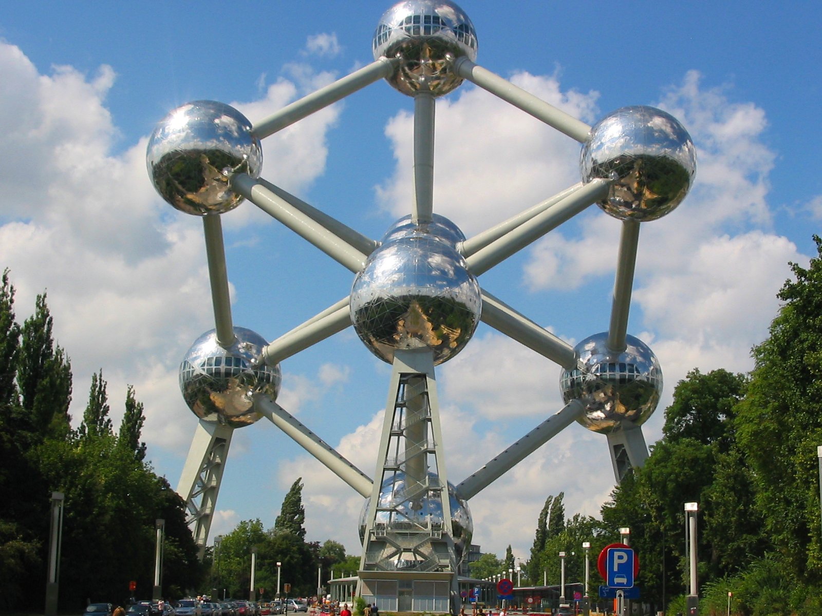 Monumento Atomium|Tipos de Espectroscopía|Rutherford
